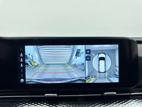 Certified 2023 Kia Carnival SX Prestige FWD image 13