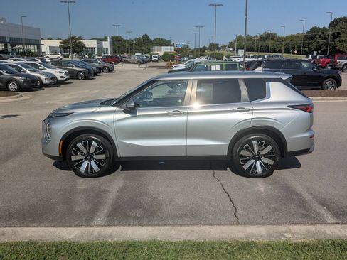 Used 2025 Mitsubishi Outlander SE AWD/4WD image 6