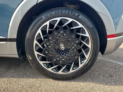 Certified 2023 Hyundai Ioniq 5 Limited w/ Cargo Package image 5