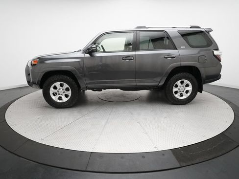 Used 2021 Toyota 4Runner SR5 Premium w/ Moonroof Package AWD/4WD image 26