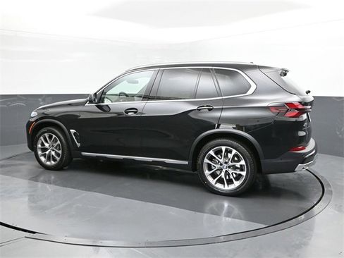 New 2024 BMW X5 xDrive40i w/ Premium Package image 5