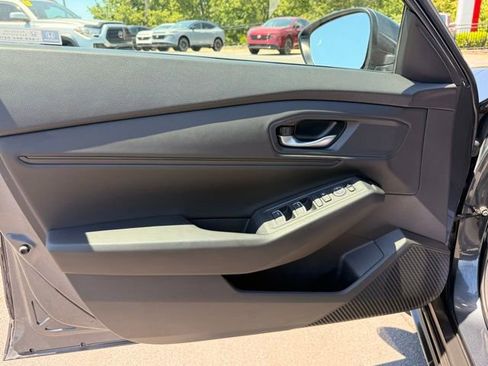 Used 2023 Honda Accord EX image 12
