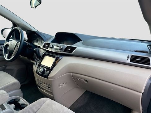 Used 2017 Honda Odyssey SE image 31