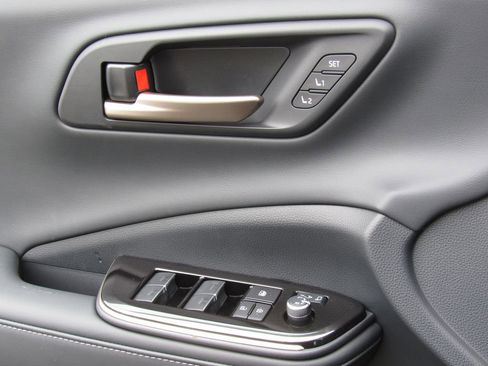 New 2026 Toyota Crown Signia image 38