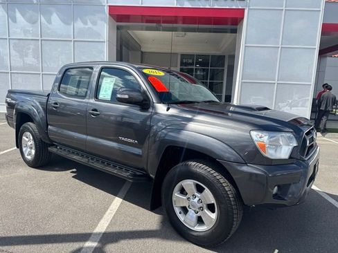 Used 2015 Toyota Tacoma PreRunner w/ TRD Sport Package RWD image 6