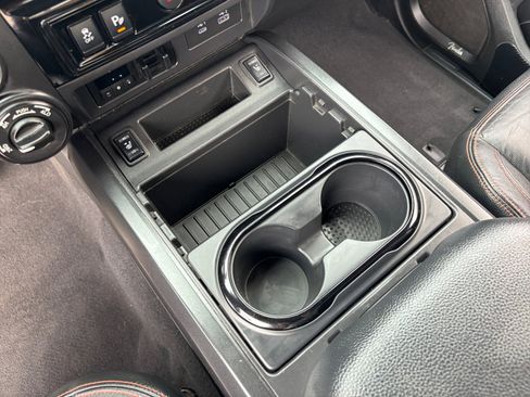 Used 2022 Nissan Titan PRO-4X w/ Pro-4x Convenience Package image 15