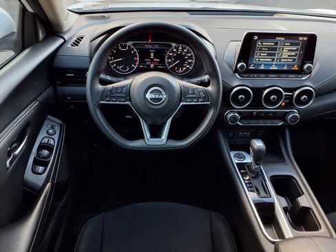 Used 2024 Nissan Sentra SV image 14