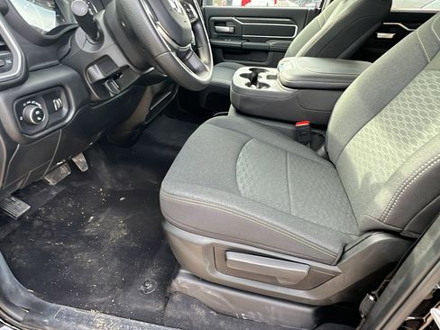 Used 2025 RAM 2500 Big Horn w/ Bed Convenience Group image 16