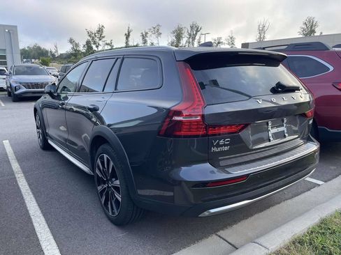 Used 2024 Volvo V60 B5 Cross Country Ultimate w/ Protection Package Premier AWD/4WD image 3