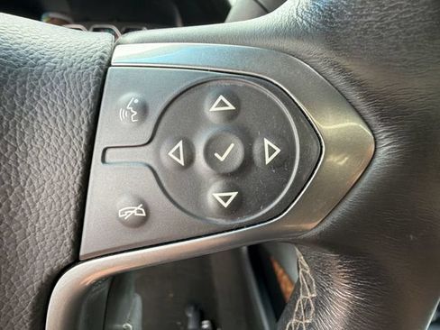 Used 2018 Chevrolet Suburban Premier AWD/4WD image 32