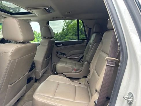 Used 2017 GMC Yukon SLT w/ Premium Edition AWD/4WD image 16