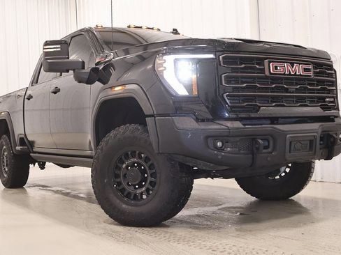 Used 2024 GMC Sierra 2500 AT4X w/ AT4X AEV Edition image 46