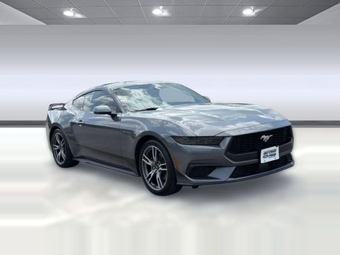 Used 2025 Ford Mustang Coupe RWD image 7