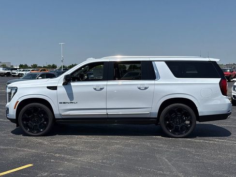 New 2026 GMC Yukon XL Denali w/ Denali Reserve Package AWD/4WD image 6