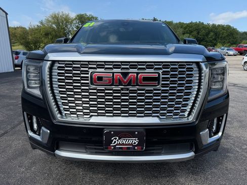 Used 2021 GMC Yukon Denali w/ Denali Premium Package AWD/4WD image 2