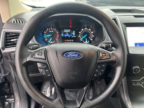 Used 2020 Ford Edge SE image 24