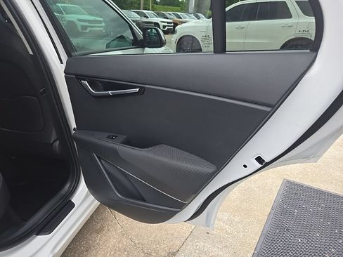 Used 2024 Kia Niro EX FWD image 76