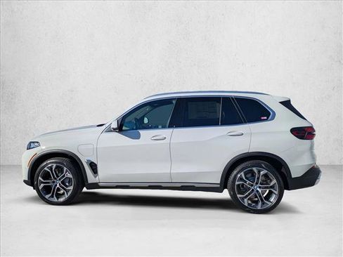 New 2026 BMW X5 xDrive50e w/ Climate Comfort Package image 5