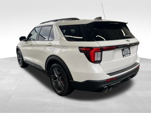 Used 2025 Ford Explorer ST image 8
