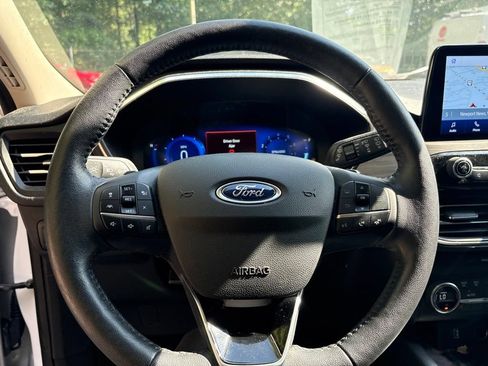 Used 2020 Ford Escape Titanium w/ Titanium Premium Package 2.0 AWD/4WD image 17