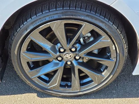 Used 2023 Toyota Corolla SE w/ SE Premium Package FWD image 9