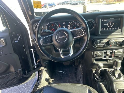 Used 2018 Jeep Wrangler Unlimited Sahara w/ Cold Weather Group image 21