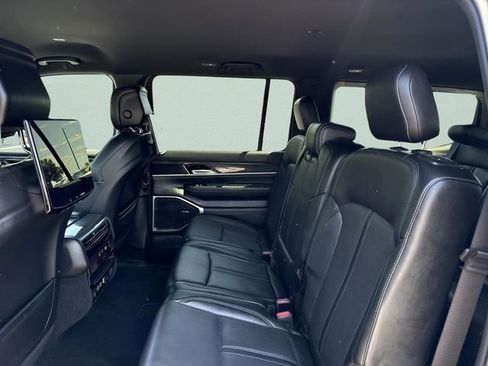 Used 2022 Jeep Wagoneer Series III w/ Rear Seat Video Group 1 image 25