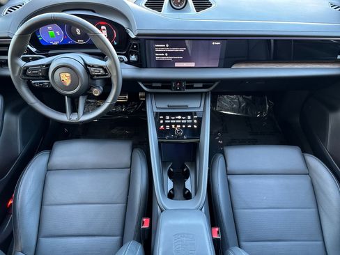 Used 2025 Porsche Macan 4 Electric image 6