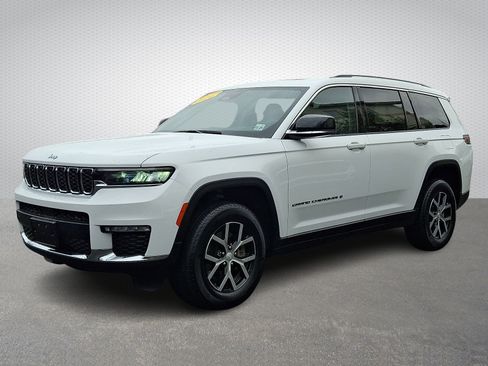 Used 2024 Jeep Grand Cherokee L Limited image 3