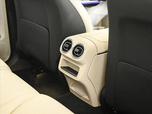 Certified 2025 Mercedes-Benz GLC 300 4MATIC image 19