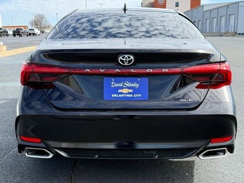 Used 2019 Toyota Avalon XLE w/ Preferred Accessory Package image 8