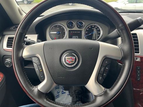 Used 2014 Cadillac Escalade ESV AWD image 17