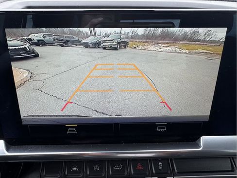 Used 2022 Chevrolet Silverado 1500 LT AWD/4WD image 23