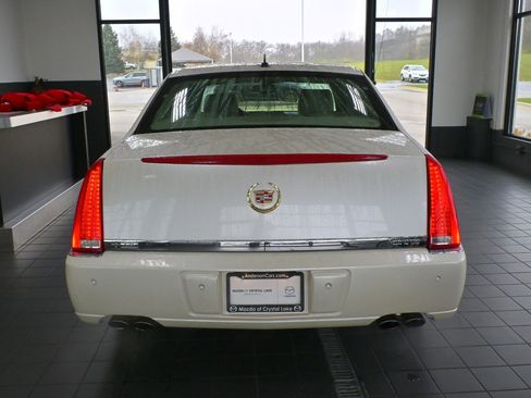 Used 2007 Cadillac DTS Luxury I w/ Trunk Convenience Package image 3