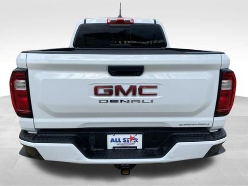 Used 2024 GMC Canyon Denali image 9