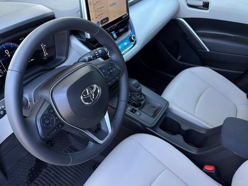 Used 2026 Toyota Corolla Cross LE w/ Moonroof Package FWD image 12
