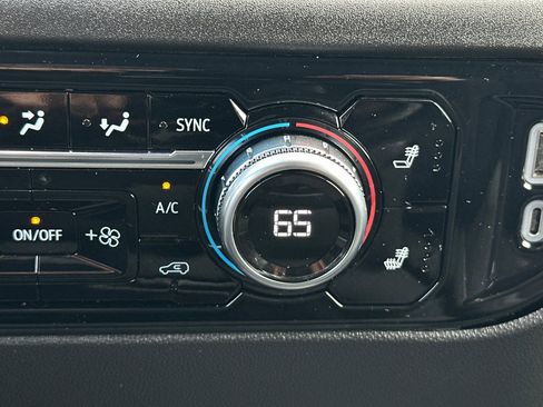 Used 2023 GMC Sierra 1500 Elevation image 28