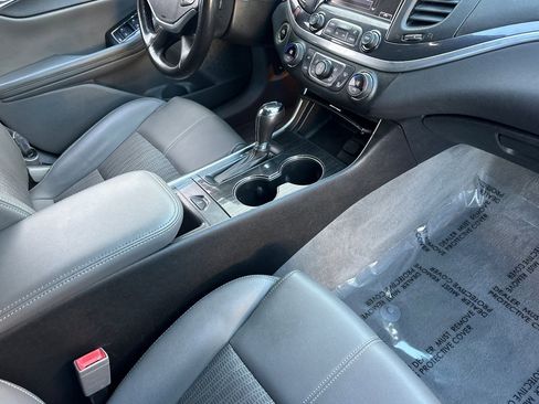 Used 2018 Chevrolet Impala LT image 31