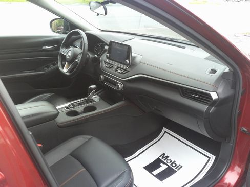 Used 2021 Nissan Altima 2.5 SR w/ SR Premium Package AWD/4WD image 29