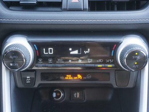 Used 2023 Toyota RAV4 LE AWD/4WD image 11