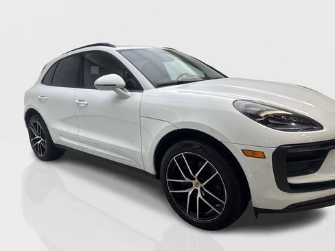 Used 2023 Porsche Macan AWD/4WD image 12