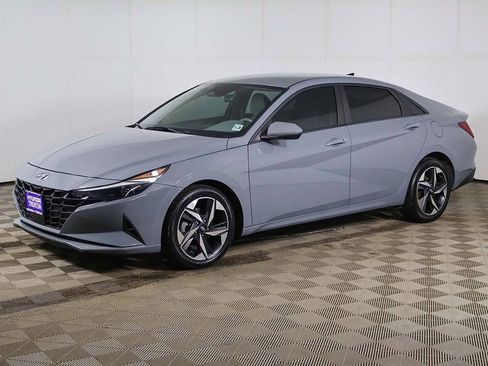 Used 2023 Hyundai Elantra SEL w/ Convenience Package image 8