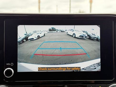 Used 2023 Toyota Highlander XLE FWD image 30