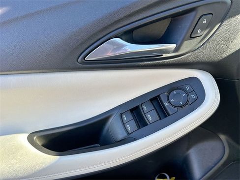 Used 2020 Buick Encore GX Select image 16