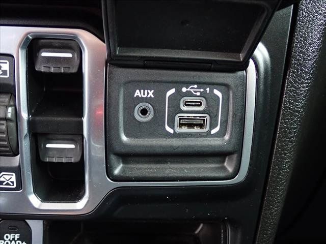 Used 2024 Jeep Wrangler Unlimited AWD/4WD image 19