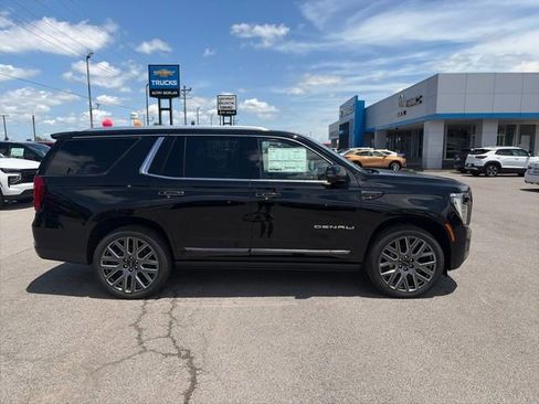 New 2026 GMC Yukon Denali Ultimate w/ LPO, Floor Liner Package AWD/4WD image 7
