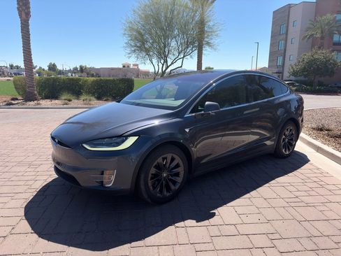 Used 2018 Tesla Model X 75D image 6