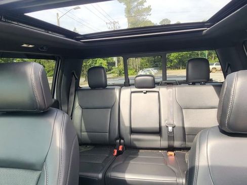 Used 2024 Ford F150 Lariat AWD/4WD image 11