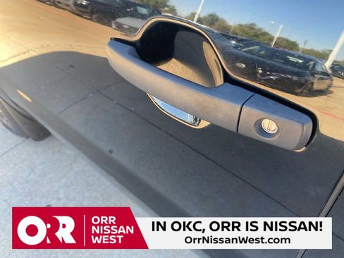 Used 2022 Nissan Frontier S w/ Technology Package image 11