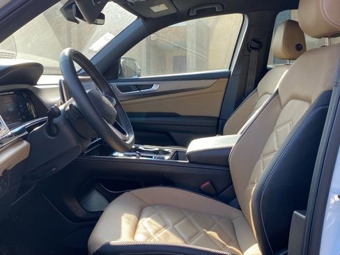 Used 2024 Volkswagen Atlas Cross Sport SE w/ Black Wheel Package image 10